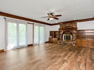 1604 SW 18th Ct, Blue Springs, MO 64015