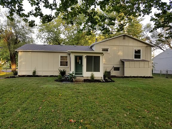 3rd image of 10100 England Dr