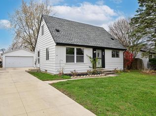 2744 84th St, Kenosha, WI 53143