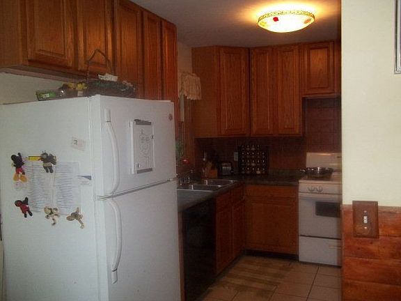5th image of 80 Meadow Ave