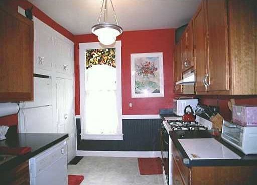 4th image of 2460 Merrill Ave