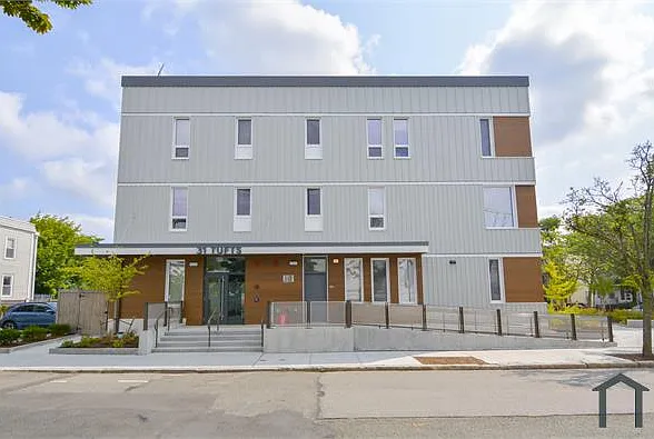 Studio, 523 sqft, $2,150 — Photo 2