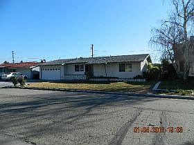 1st image of 2880 W Lynrose Dr