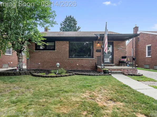 9381 Fox Ave, Allen Park, MI 48101
