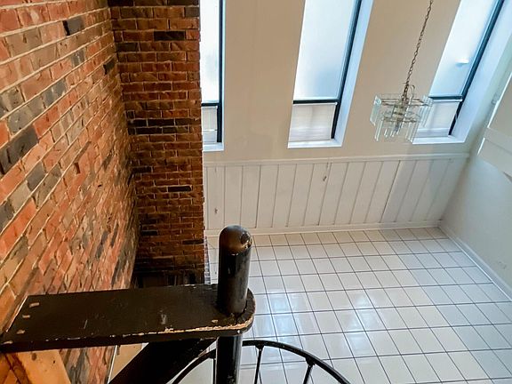 3rd image of 2528 N Lincoln Ave #C1