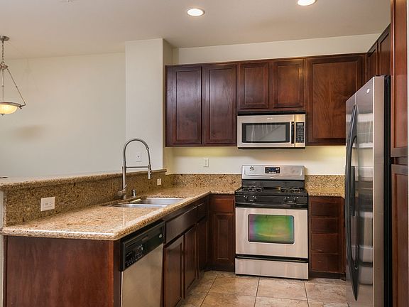 2nd image of 439 Avenida De La Luna