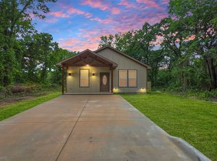 163 Lake Creek Dr, Mabank, TX 75156