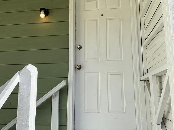 2nd image of 194 15th St NW Floor 2