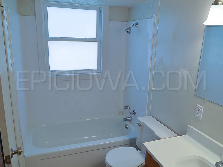 1625 27th St NW — Photo 15
