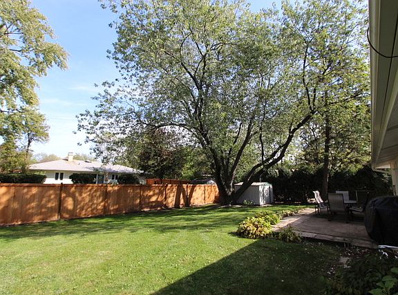 4th image of 523 Sussex Ct