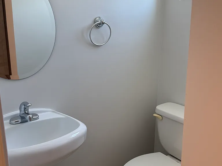 Loft/3rd floor bathroom