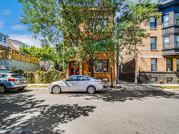 2nd image of 2774 N Kenmore Ave #1