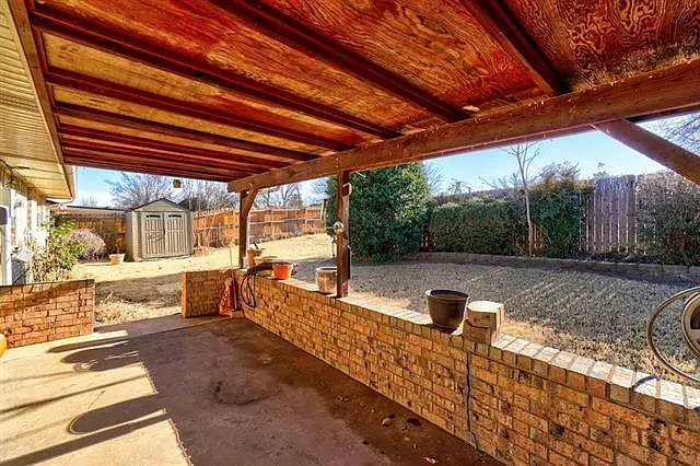 5716 NW Cedarwood Dr — Photo 20
