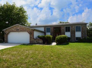 105 S Mill Meadow Ln, Addison, IL 60101