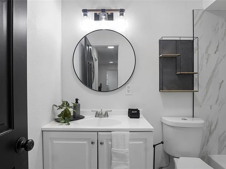 2540 Albany Dr — Photo 40