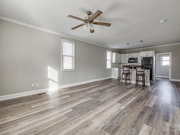 4th image of 2446 Milton Ave