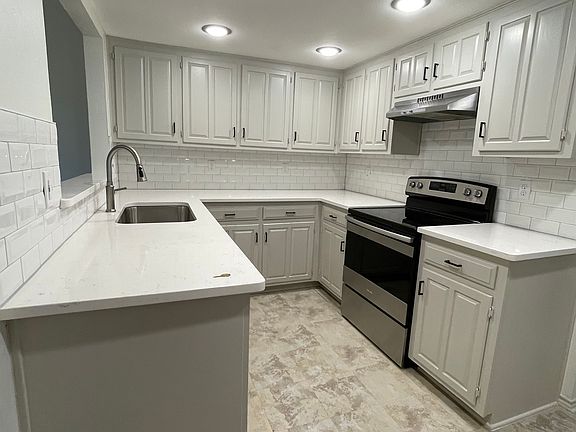 4th image of 3306 Townbluff Pl #A