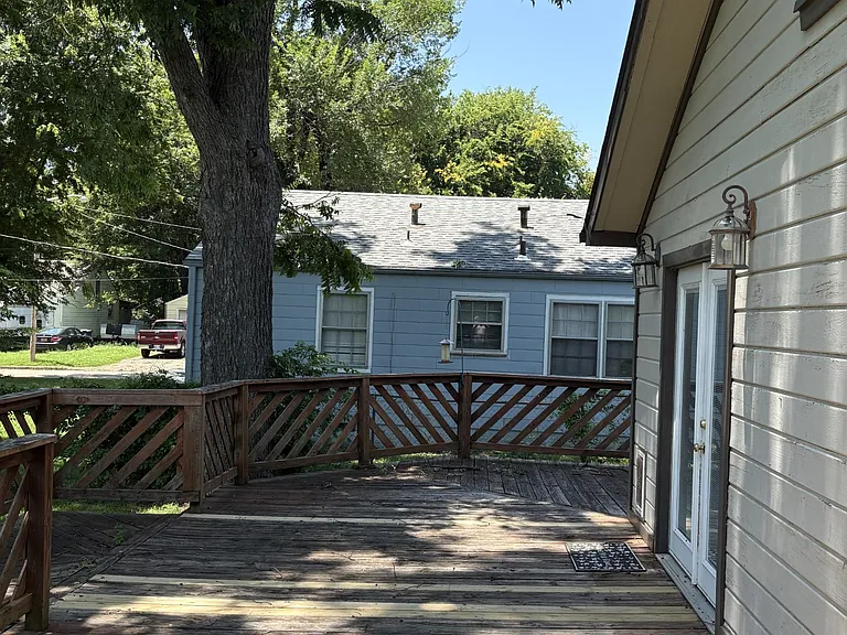 3408 E 4th Pl — Photo 3