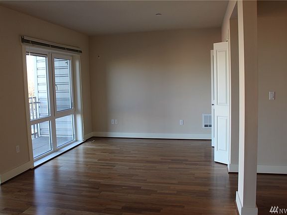 5th image of 699 John St Unit 414