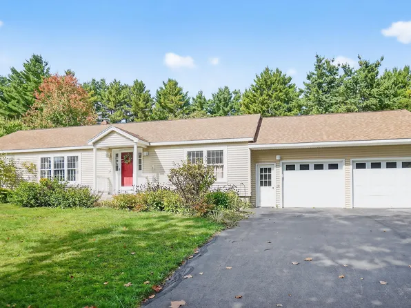 24 Oakland Road, Falmouth, ME 04105