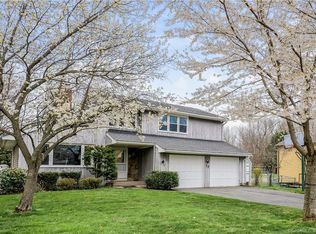 17 Patriot Ln, Manchester, CT 06040