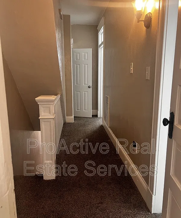 728 W 38th St