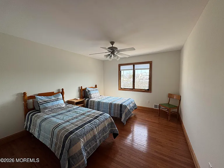 31 Navarra Dr — Photo 16