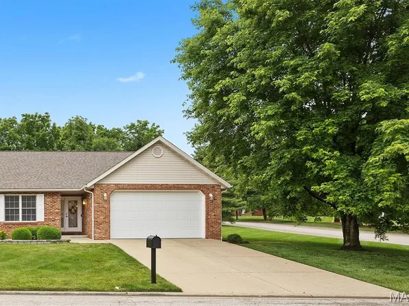 7620 Baxter Dr, Belleville, IL 62223