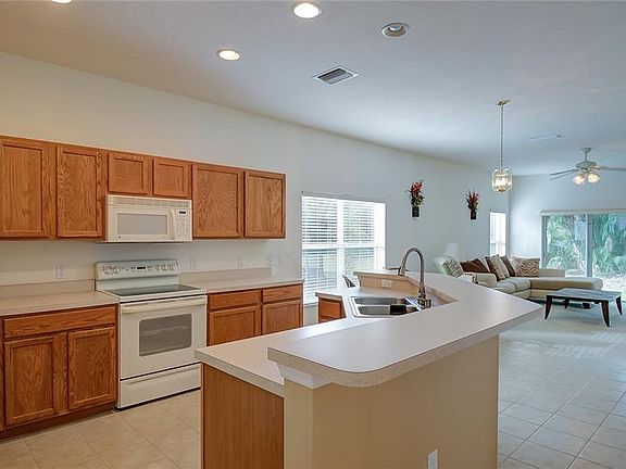 5th image of 9418 Cypress Harbor Dr
