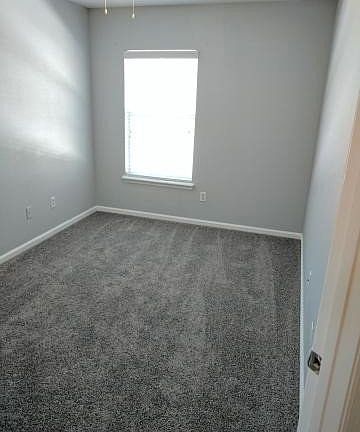 5th image of 3710 Creswick Cir #E
