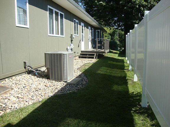 3rd image of 208 Lac Qui Parle Ave N #B