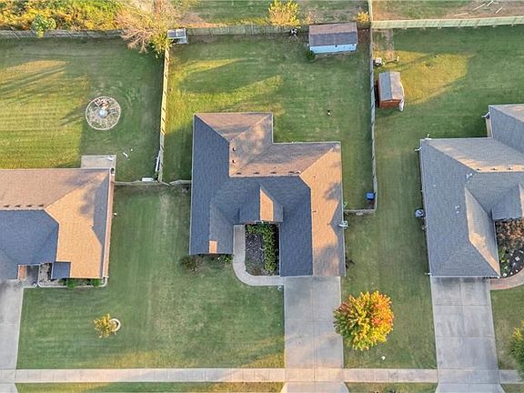 3rd image of 8006 David Dr