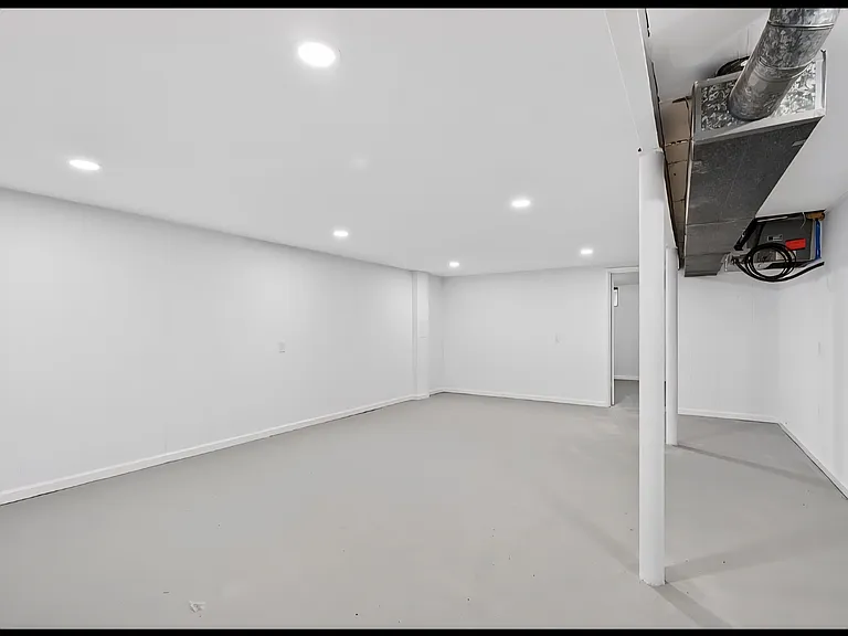 127 Yankee Dr — Photo 16