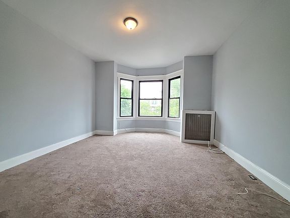 5th image of 187 Lincoln Ave #1