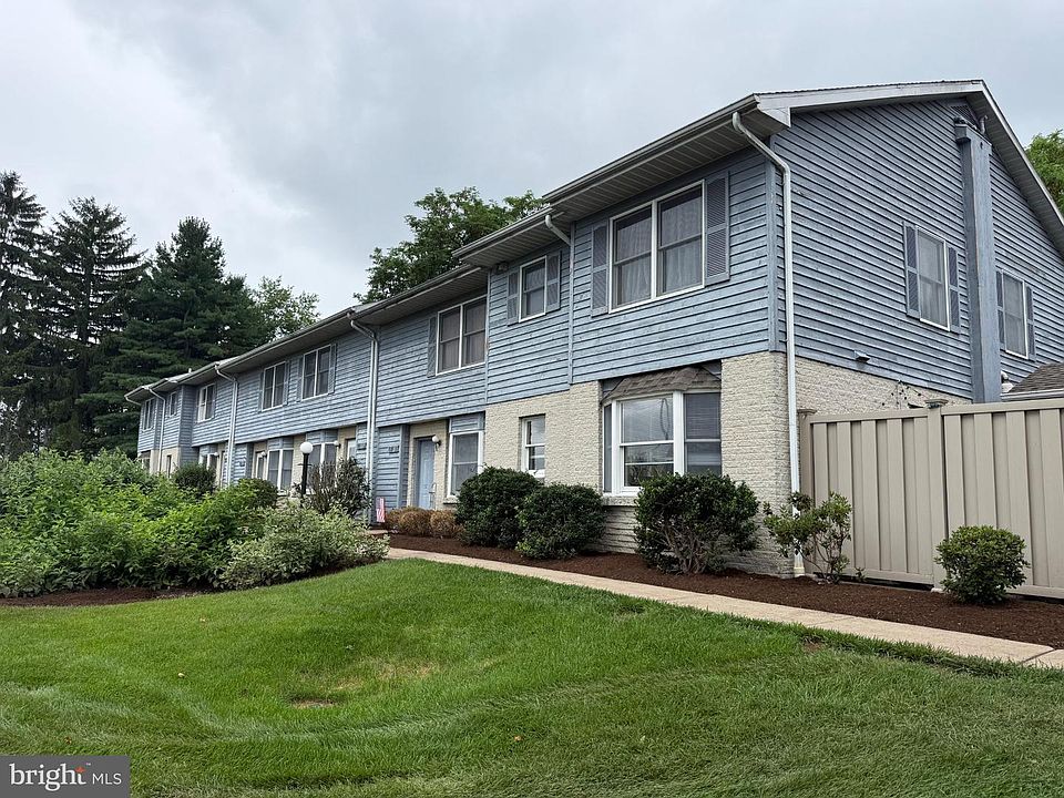1st image of 933 W Whitehall Rd #3
