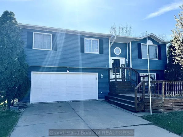 417 E Delaware Ave, Grand Island, NE 68801