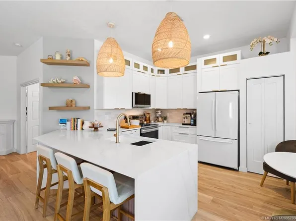 5042 SE Devenwood Way, Stuart, FL 34997