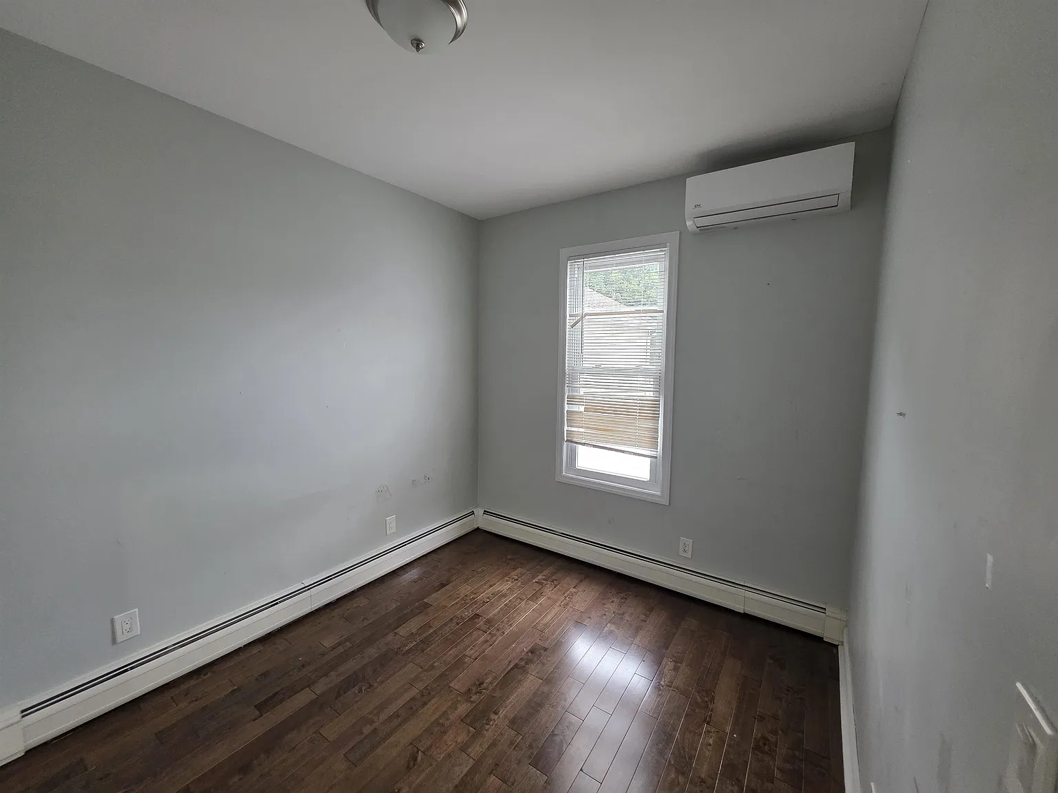 2 bed, 1.0 bath, 750 sqft, $2,500 — Photo 4