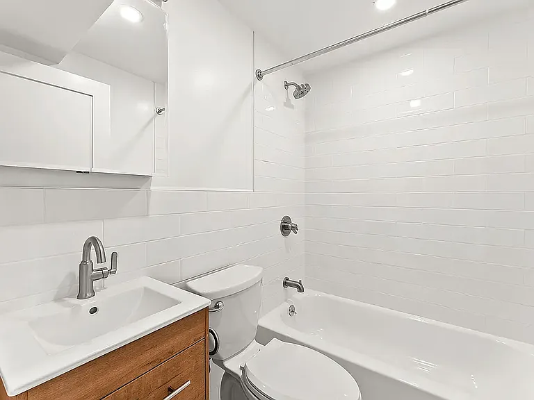 105 Carroll St #2 — Photo 7