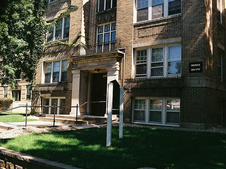 Taylor Apartments — Photo 2