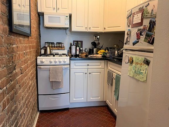 5th image of 114 W 74th St APT 1B