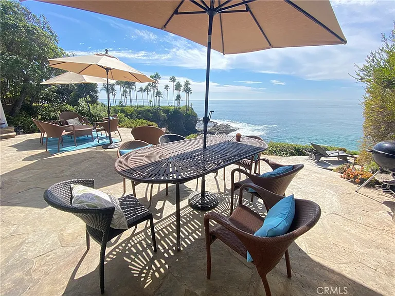 1137 Marine Dr — Photo 29