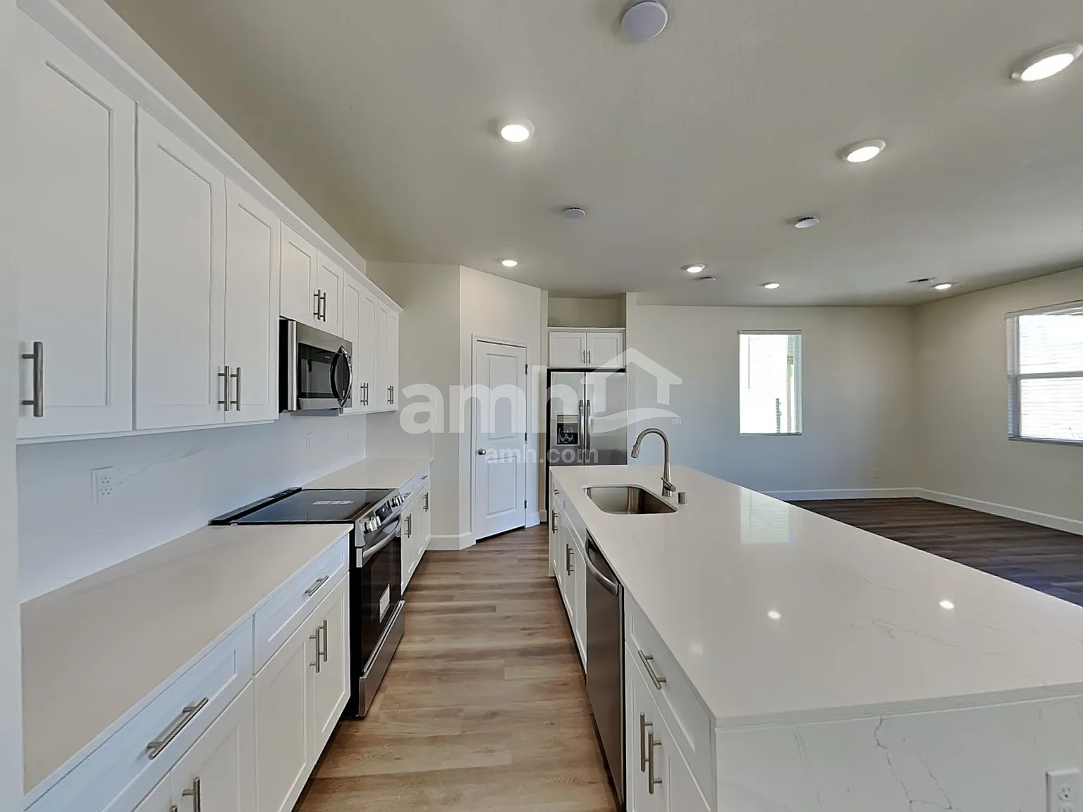 4 bed, 3.0 bath, 2239 sqft, $2,815 — Photo 3