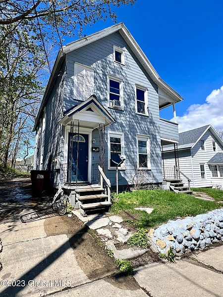 2nd image of 114 Lincoln Street