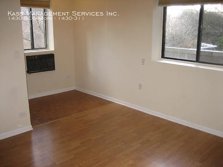1430 N Dearborn Pkwy — Photo 11