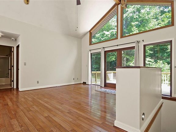 3rd image of 6880 Corinth Ct