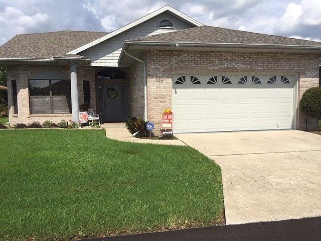 1st image of 427 Barbados Cir