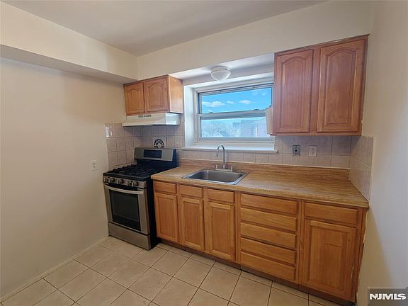 3rd image of 2430 8th St #6D