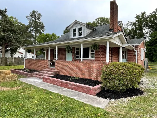 33132 King William Rd, West Point, VA 23181