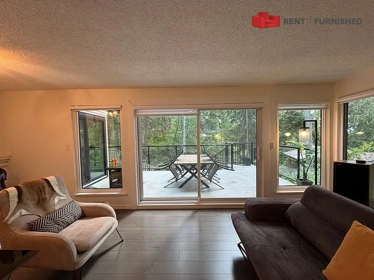 5620 Larson Pl — Photo 9